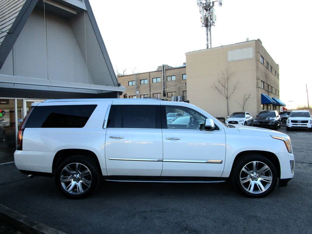 2017 Cadillac Escalade ESV 4WD 4dr Luxury - 22989325 - 10