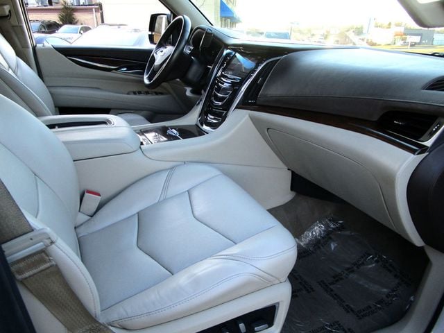 2017 Cadillac Escalade ESV 4WD 4dr Luxury - 22989325 - 13