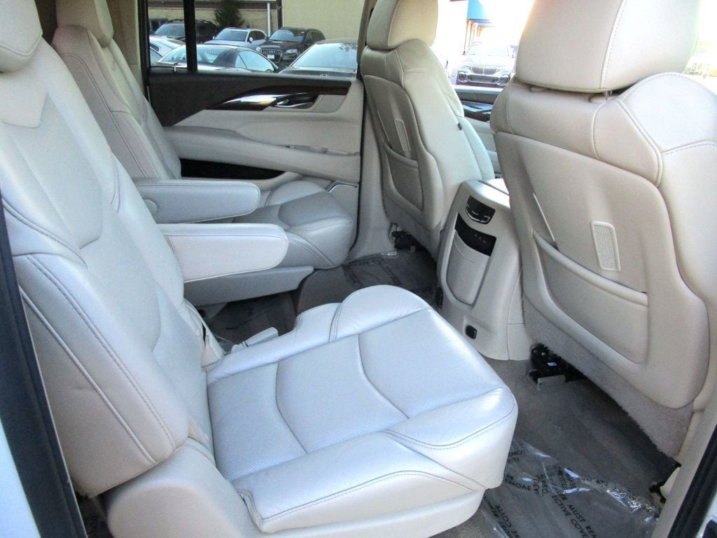 2017 Cadillac Escalade ESV 4WD 4dr Luxury - 22989325 - 17