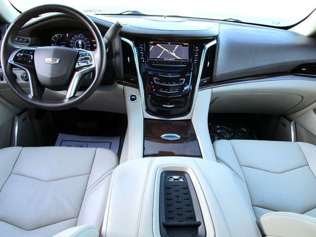 2017 Cadillac Escalade ESV 4WD 4dr Luxury - 22989325 - 1