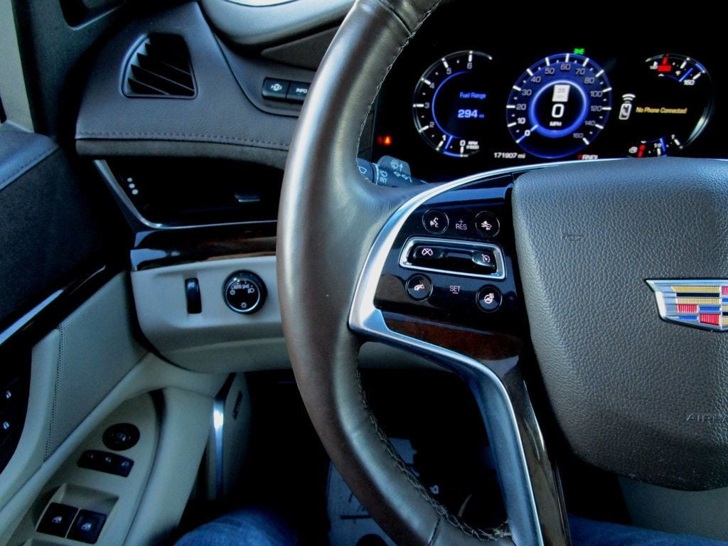 2017 Cadillac Escalade ESV 4WD 4dr Luxury - 22989325 - 22