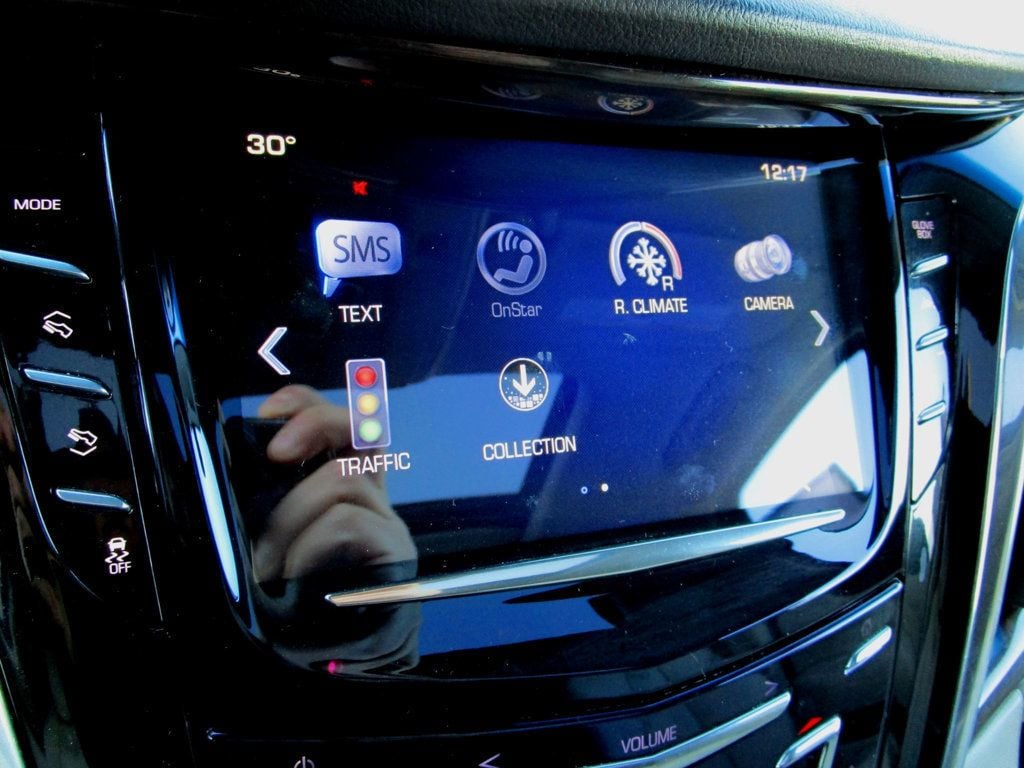 2017 Cadillac Escalade ESV 4WD 4dr Luxury - 22989325 - 27