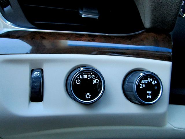 2017 Cadillac Escalade ESV 4WD 4dr Luxury - 22989325 - 31