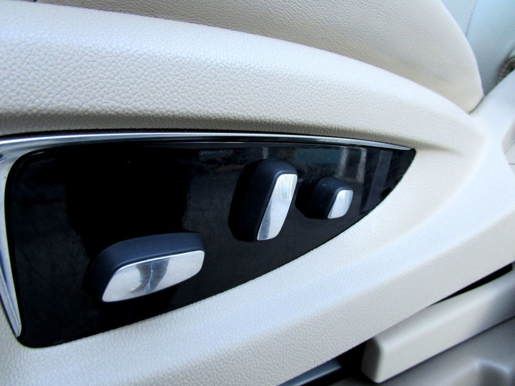 2017 Cadillac Escalade ESV 4WD 4dr Luxury - 22989325 - 37