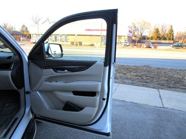 2017 Cadillac Escalade ESV 4WD 4dr Luxury - 22989325 - 42