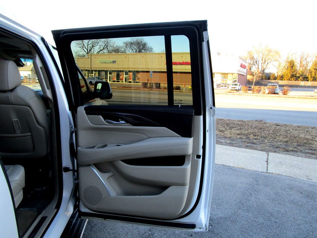 2017 Cadillac Escalade ESV 4WD 4dr Luxury - 22989325 - 44