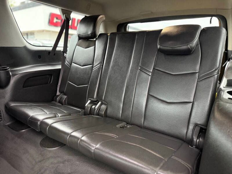 2017 Cadillac Escalade ESV 4WD 4dr Luxury - 22930848 - 14