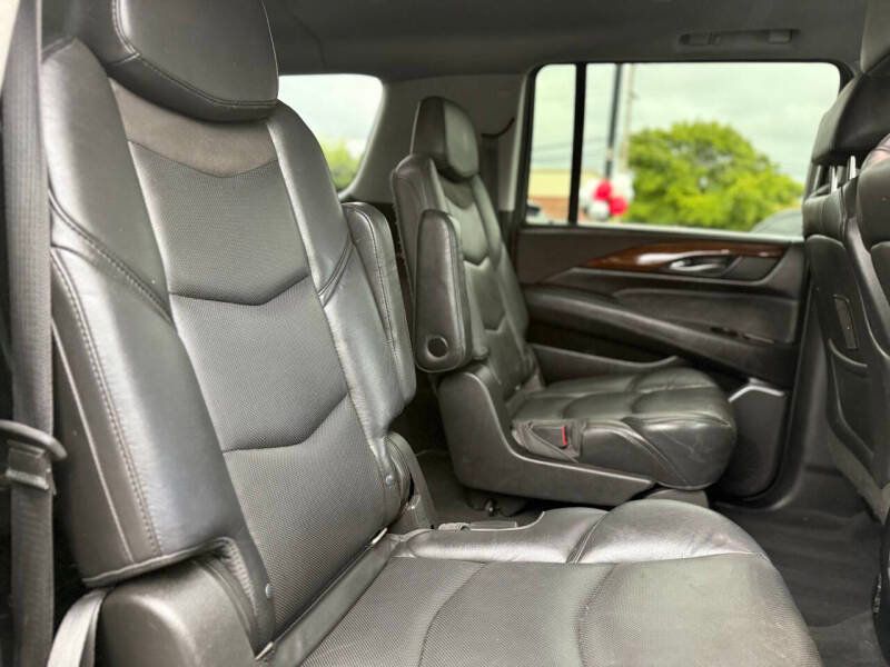 2017 Cadillac Escalade ESV 4WD 4dr Luxury - 22930848 - 15