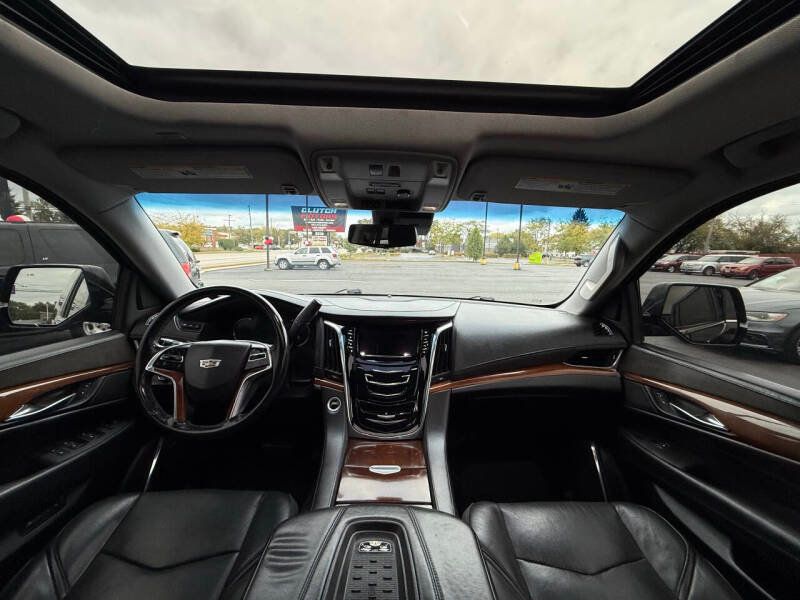 2017 Cadillac Escalade ESV 4WD 4dr Luxury - 22930848 - 20