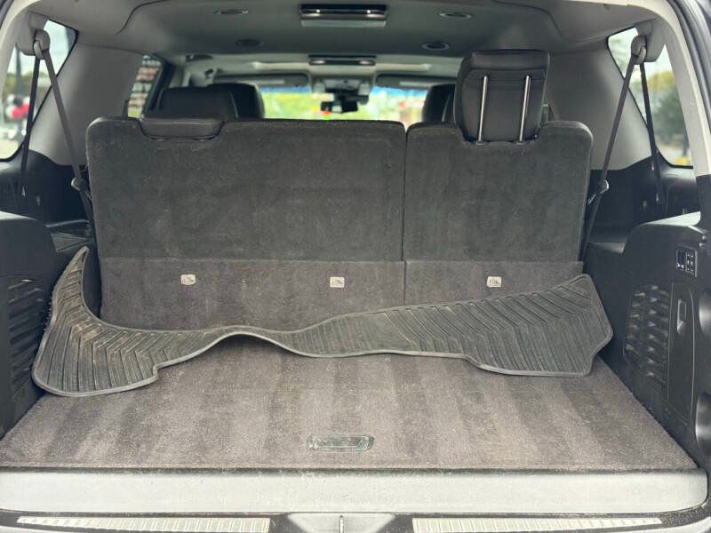 2017 Cadillac Escalade ESV 4WD 4dr Luxury - 22930848 - 8