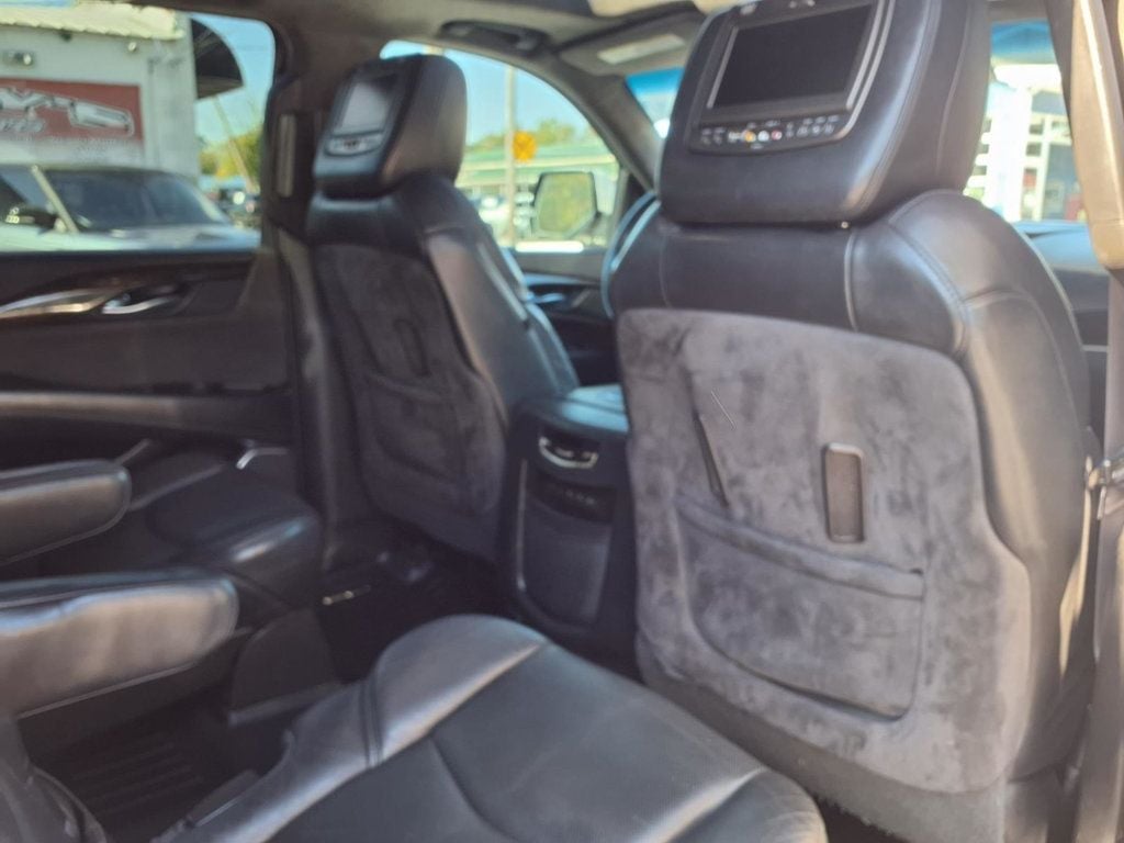 2017 Cadillac Escalade ESV 4WD 4dr Platinum - 23093496 - 23