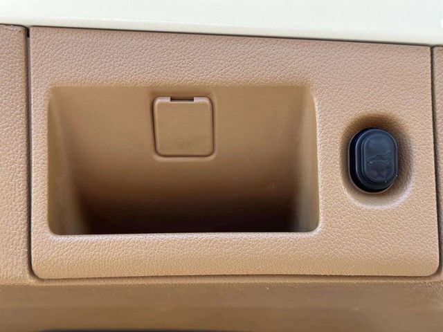 2017 Cadillac Escalade ESV 4WD 4dr Platinum - 22950701 - 9