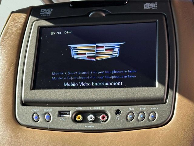 2017 Cadillac Escalade ESV 4WD 4dr Platinum - 22950701 - 32