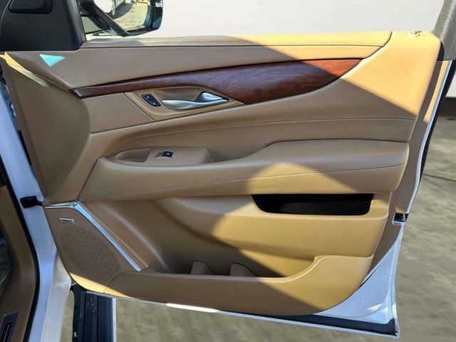 2017 Cadillac Escalade ESV 4WD 4dr Platinum - 22950701 - 37