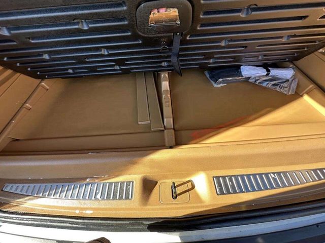 2017 Cadillac Escalade ESV 4WD 4dr Platinum - 22950701 - 6