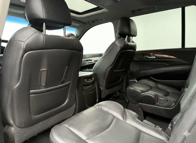 2017 Cadillac Escalade ESV Cadillac Escalade ESV Luxury - Loaded - AWD Ready - 22930848 - 11