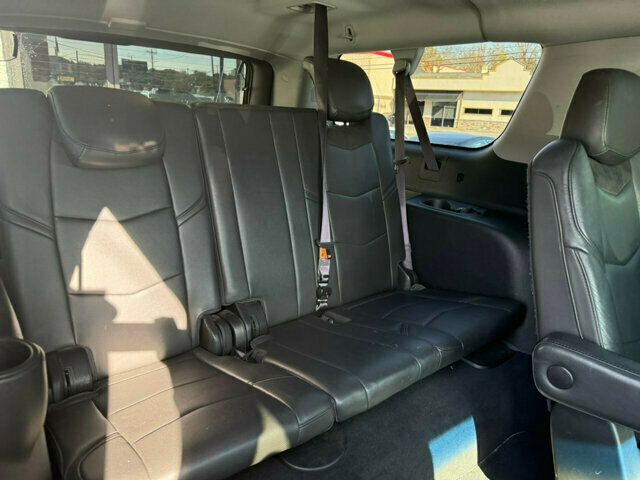 2017 Cadillac Escalade ESV LocalTrade/PremiumLuxury/4WD/2ndRowCaptainSeats/BackupCamera - 22655300 - 18