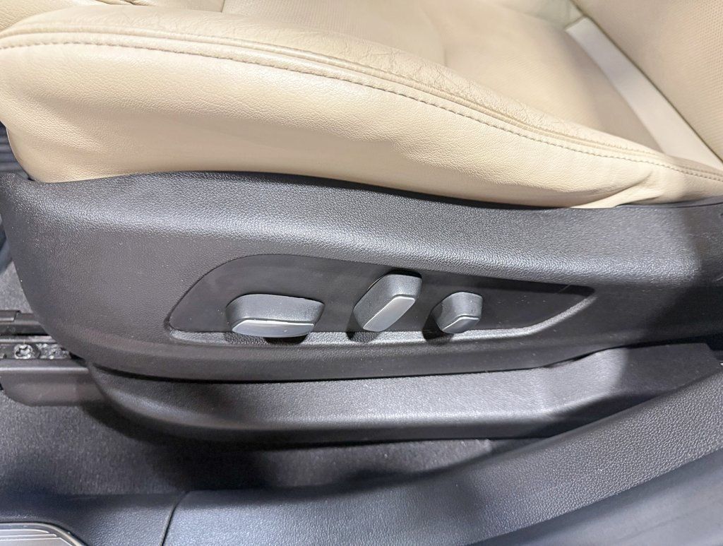 2017 Cadillac XT5 AWD 4dr Luxury - 22950857 - 28