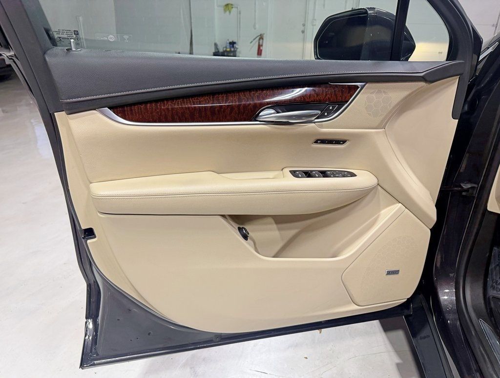 2017 Cadillac XT5 AWD 4dr Luxury - 22950857 - 31