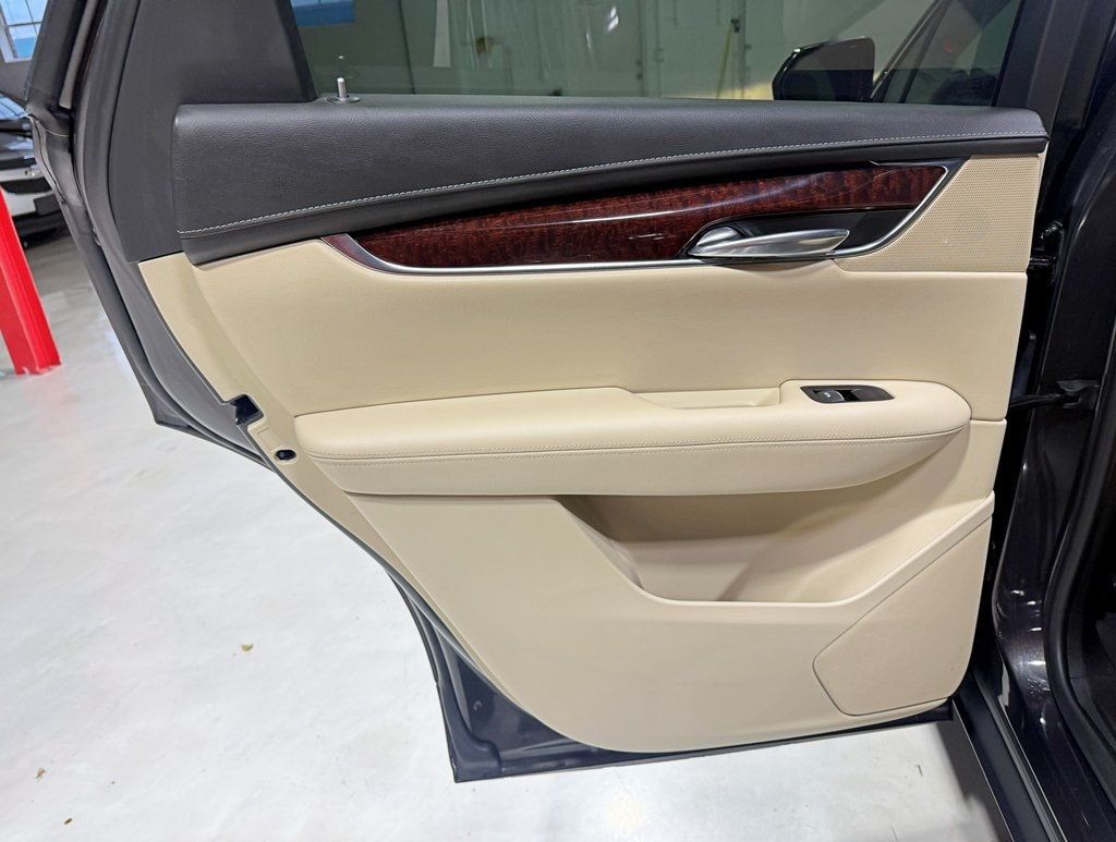 2017 Cadillac XT5 AWD 4dr Luxury - 22950857 - 37