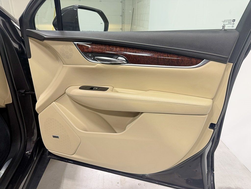 2017 Cadillac XT5 AWD 4dr Luxury - 22950857 - 43