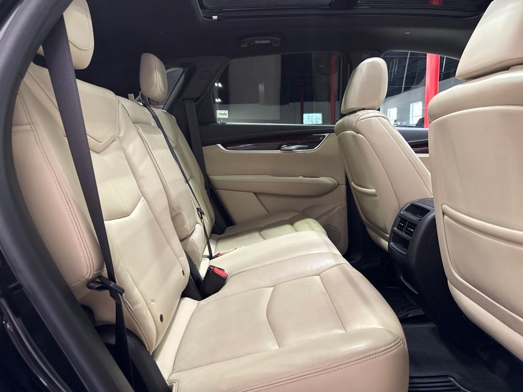 2017 Cadillac XT5 AWD 4dr Luxury - 23067193 - 28
