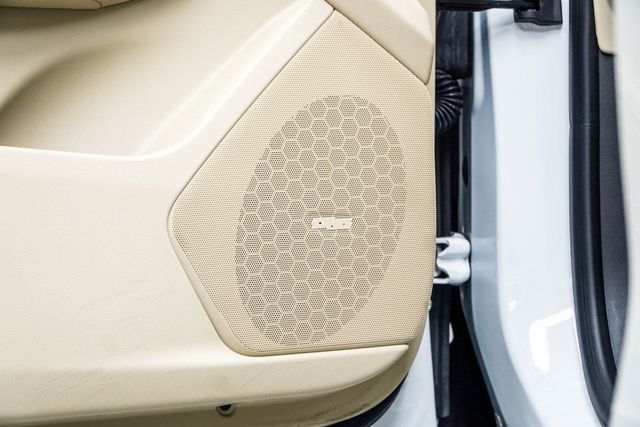 2017 Cadillac XT5 AWD 4dr Luxury - 22992417 - 28