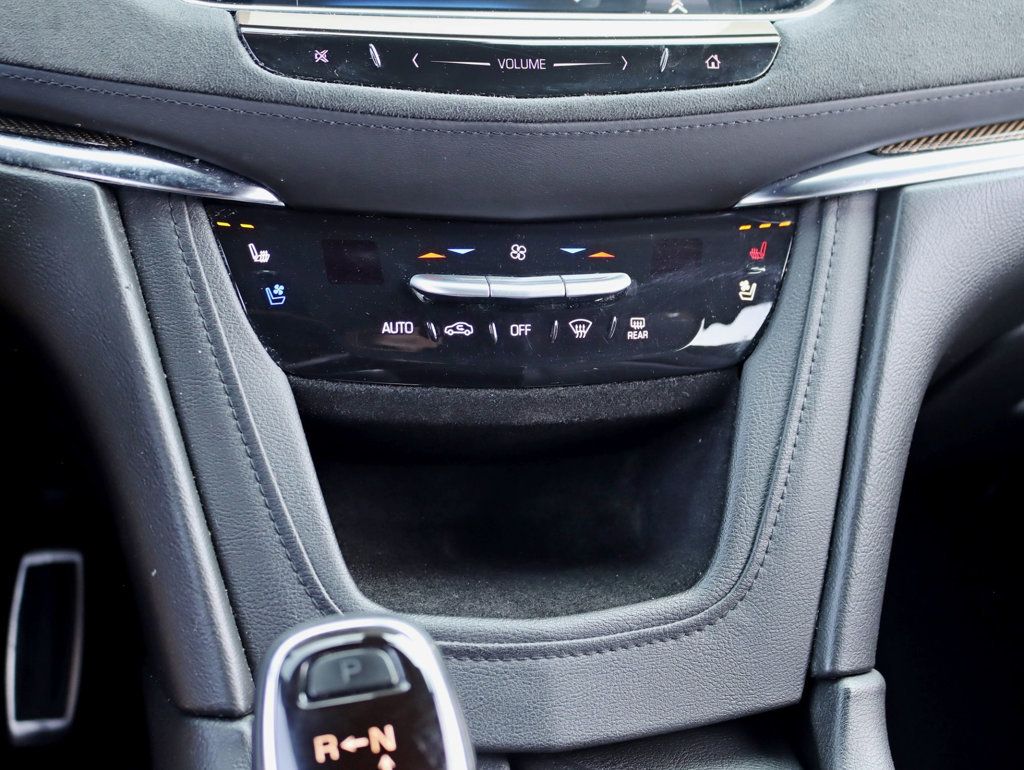 2017 Cadillac XT5 AWD 4dr Platinum - 22913071 - 19