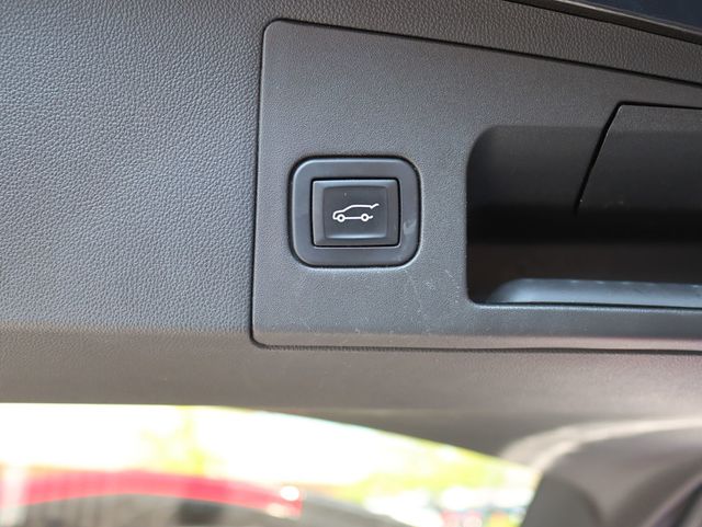 2017 Cadillac XT5 AWD 4dr Platinum - 22913071 - 33