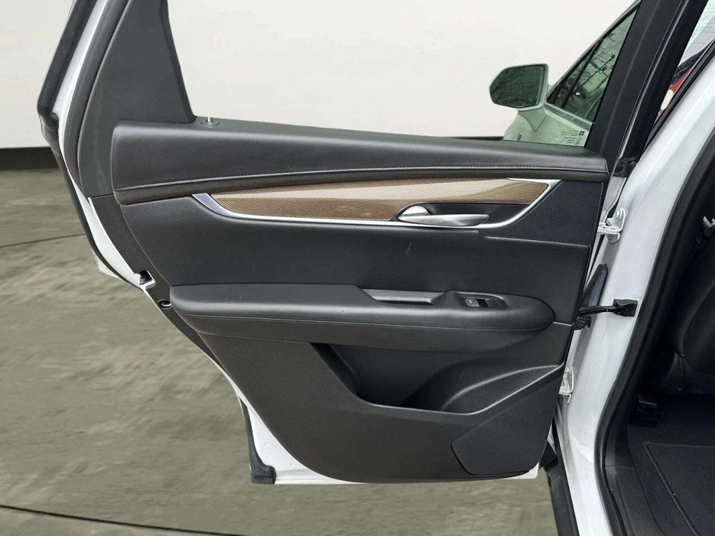 2017 Cadillac XT5 AWD 4dr Platinum - 22969619 - 10