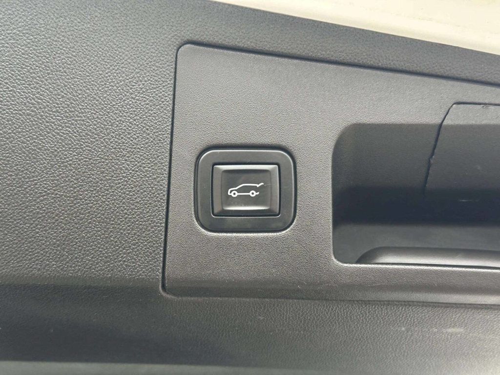 2017 Cadillac XT5 AWD 4dr Platinum - 22969619 - 33