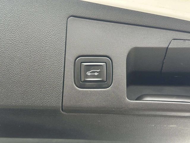 2017 Cadillac XT5 AWD 4dr Platinum - 22969619 - 33