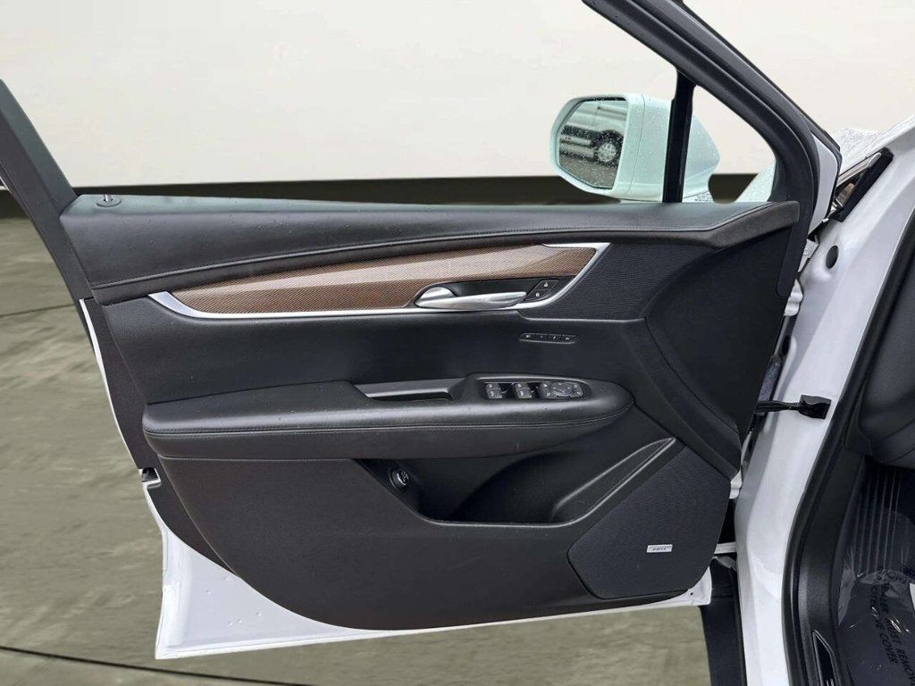 2017 Cadillac XT5 AWD 4dr Platinum - 22969619 - 8