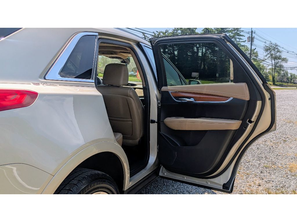 2017 Cadillac XT5 Platinum photo 12