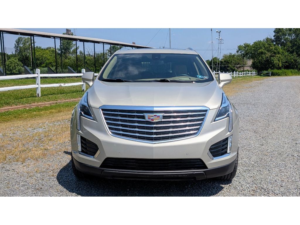 2017 Cadillac XT5 Platinum photo 2