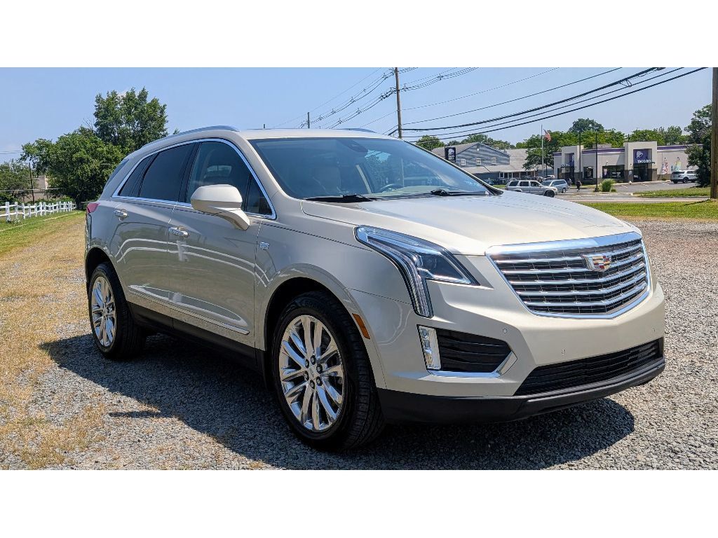 2017 Cadillac XT5 Platinum photo 3