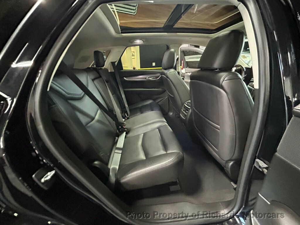 2017 Cadillac XT5 AWD 4dr Premium Luxury - 23030423 - 16