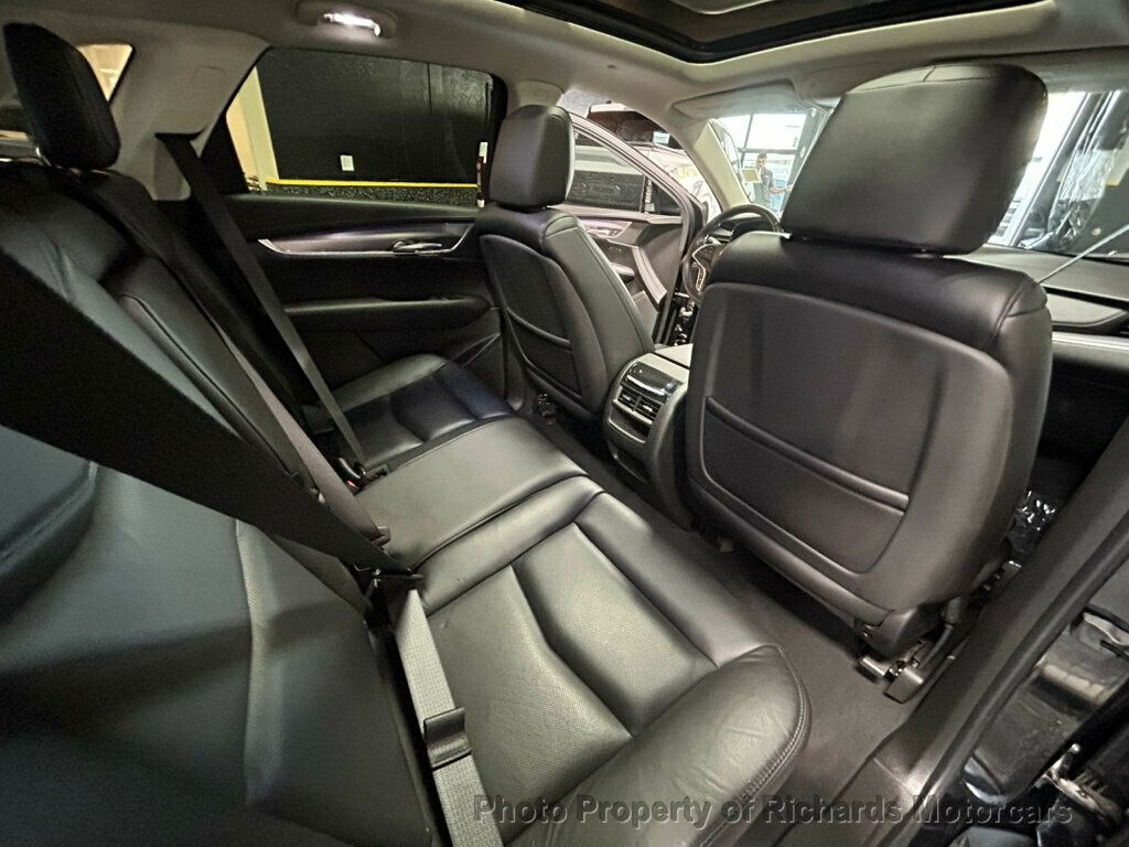 2017 Cadillac XT5 AWD 4dr Premium Luxury - 23030423 - 17
