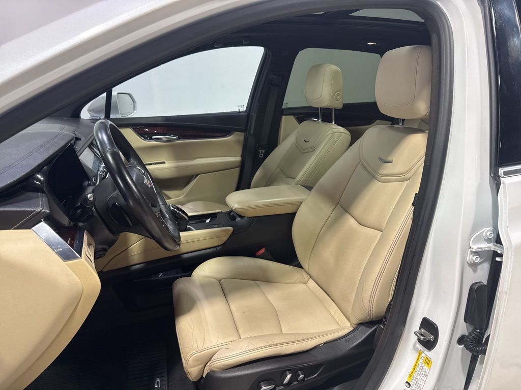 2017 Cadillac XT5 FWD 4dr Luxury - 22984533 - 25