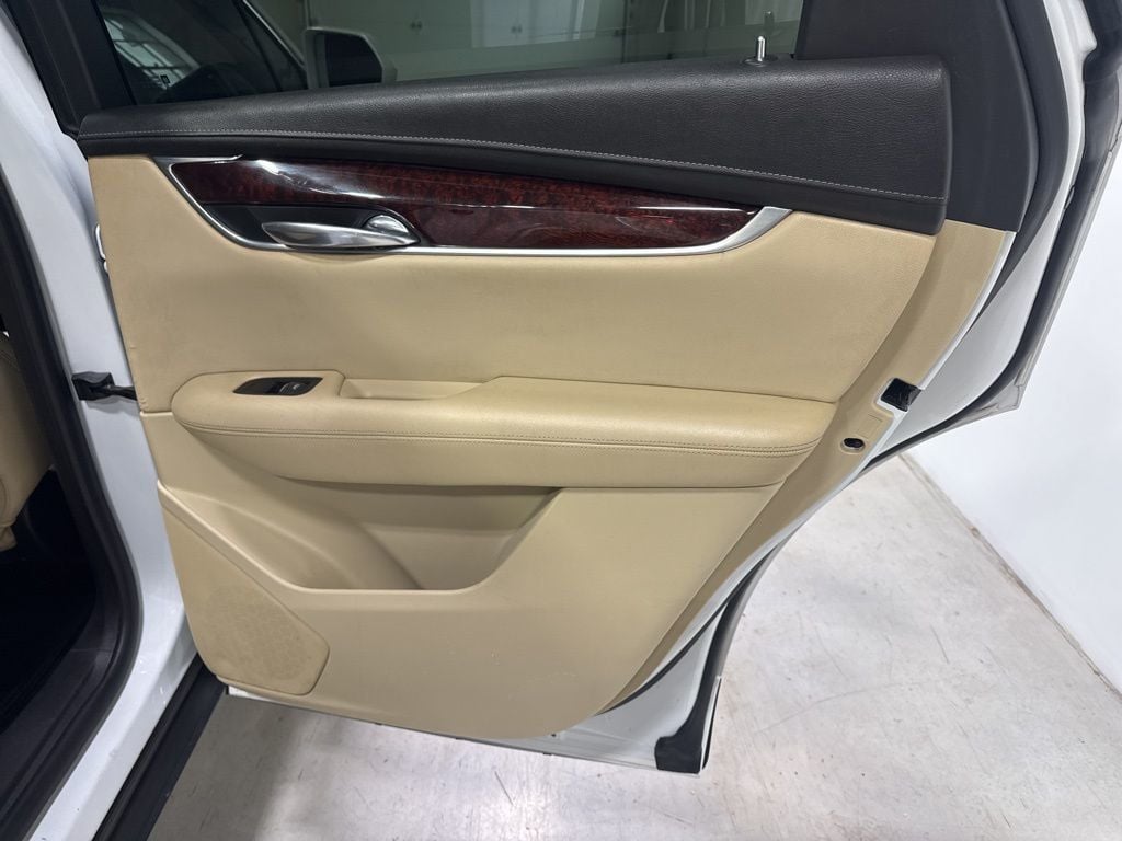 2017 Cadillac XT5 FWD 4dr Luxury - 22984533 - 43