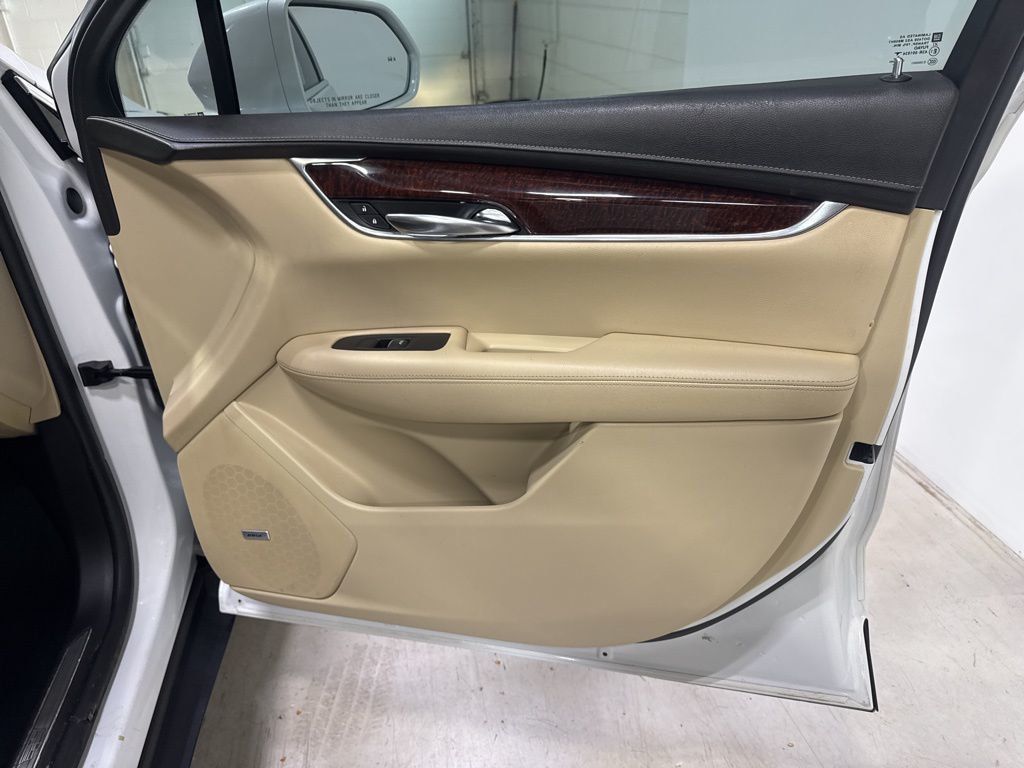 2017 Cadillac XT5 FWD 4dr Luxury - 22984533 - 49