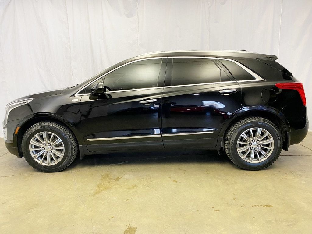 2017 Cadillac XT5 Luxury photo 2