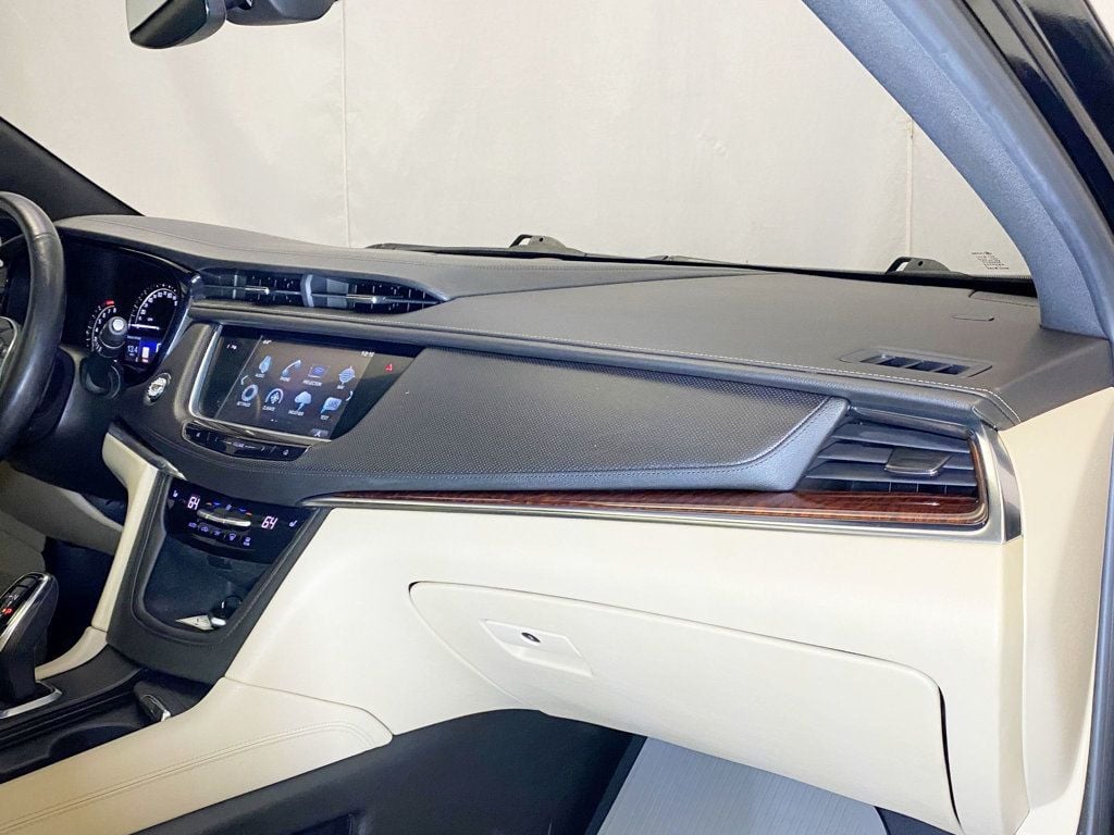 2017 Cadillac XT5 Luxury photo 47