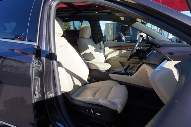 2017 Cadillac XT5 LUXURY, ALL WHEEL DRIVE, PREMIUM WHEELS, MOON ROOF, LEATHER - 22974074 - 19