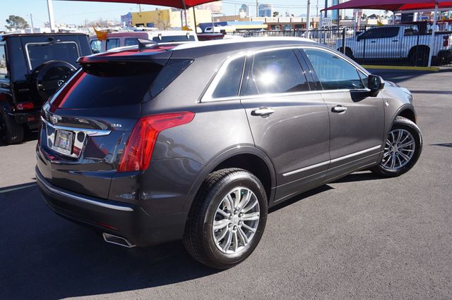 2017 Cadillac XT5 LUXURY, ALL WHEEL DRIVE, PREMIUM WHEELS, MOON ROOF, LEATHER - 22974074 - 5