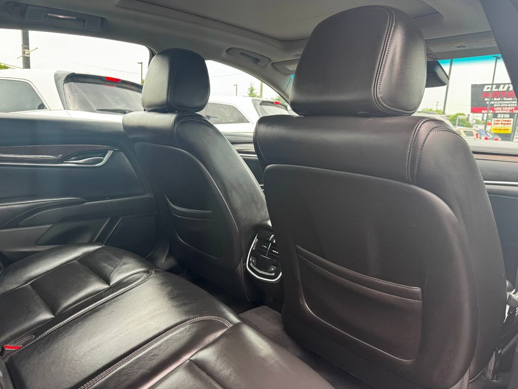 2017 Cadillac XTS 4dr Sedan Luxury AWD - 23037542 - 17