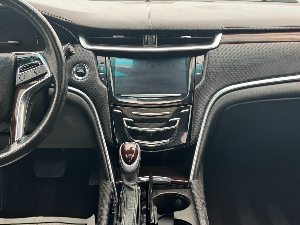 2017 Cadillac XTS 4dr Sedan Luxury AWD - 23037542 - 23