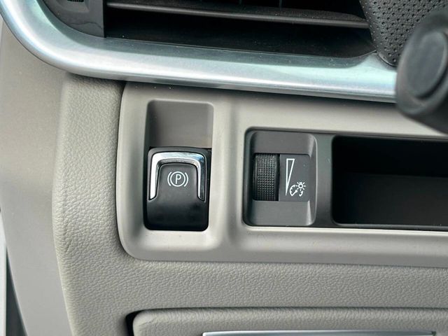 2017 Cadillac XTS 4dr Sedan Luxury FWD - 22961419 - 28