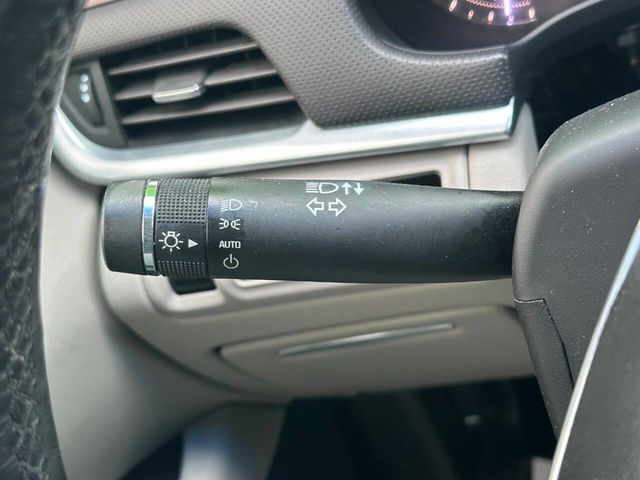 2017 Cadillac XTS 4dr Sedan Luxury FWD - 22961419 - 32