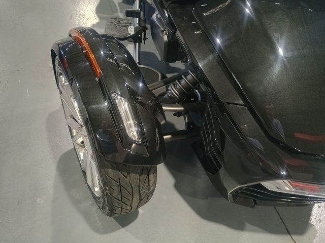 2017 Can-Am Spyder ROADSTER F3-T/F3 L - 22991262 - 11